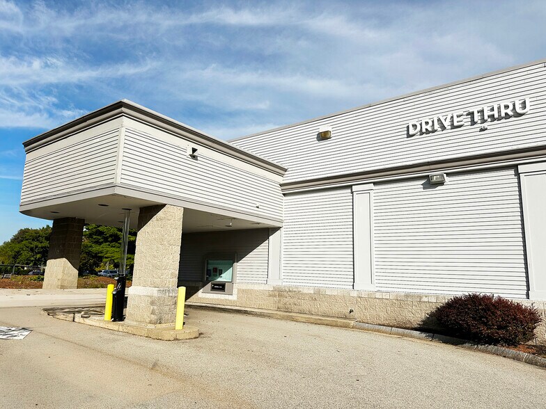 270 Mammoth Rd, Manchester, NH à louer - Photo du bâtiment - Image 2 de 4