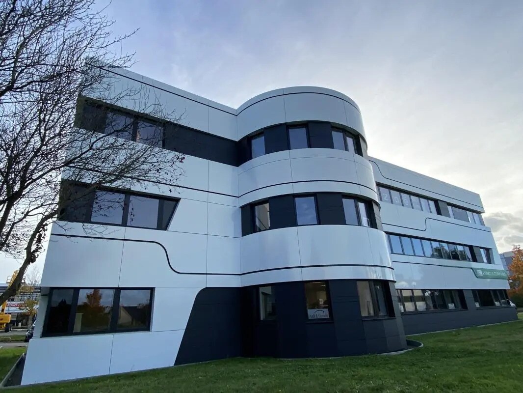 Office in Saint-Grégoire for lease Building Photo- Image 1 of 7