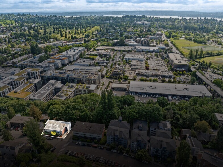 4704-4708 22nd Ave NE, Seattle, WA à vendre - Photo du bâtiment - Image 2 de 11