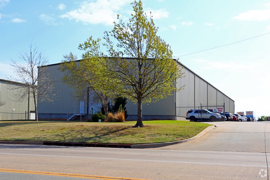 1700 S Eastern Ave, Oklahoma City, OK for lease - Building Photo - Image 3 of 4