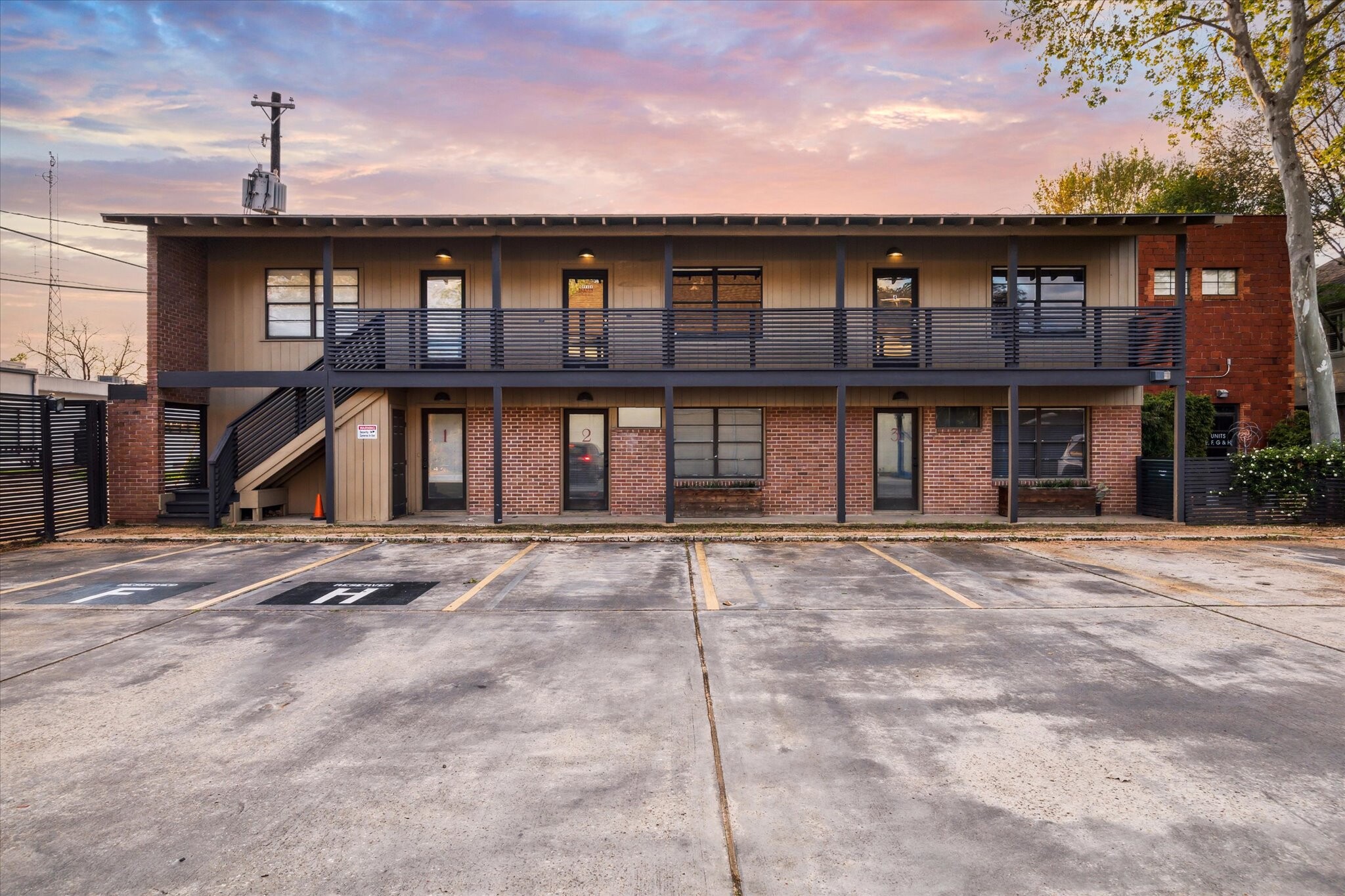 2412 Bartlett St, Houston, TX for lease Building Photo- Image 1 of 28