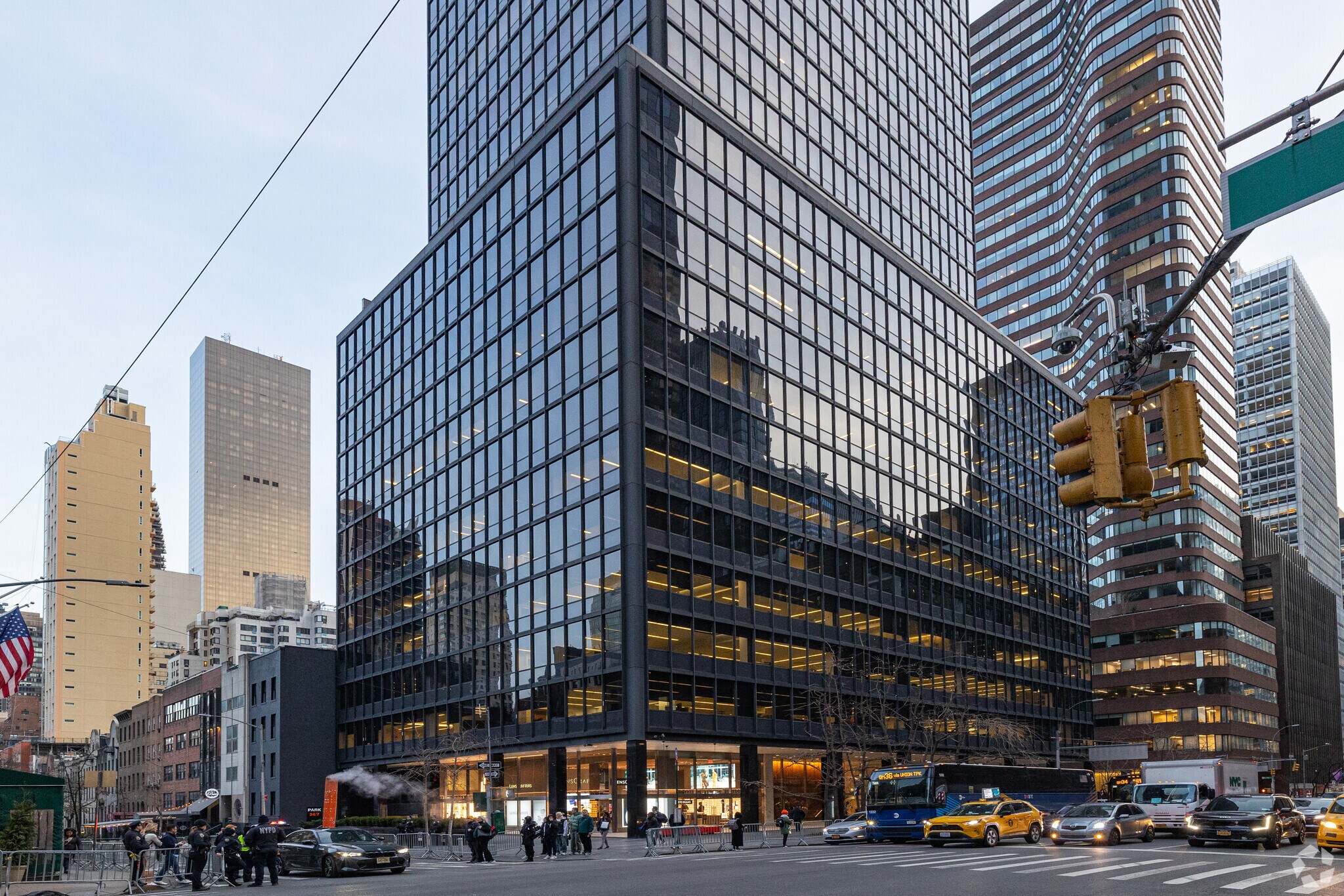 777 Third Ave, New York, NY à louer Photo principale- Image 1 de 9