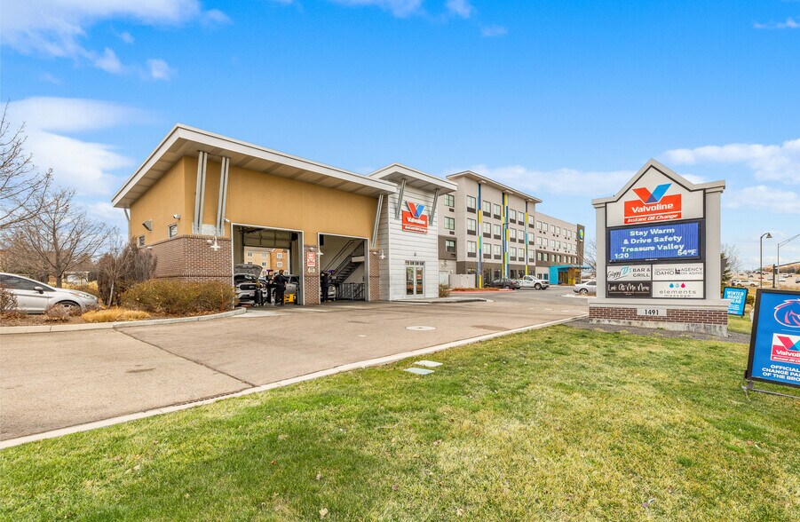 1491 S Eagle Rd, Meridian, ID à vendre - Photo du bâtiment - Image 2 de 6