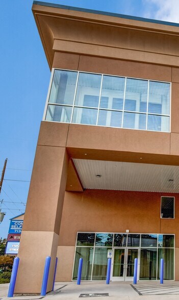 5611 S Rice Ave, Houston, TX à louer - Photo du bâtiment - Image 2 de 4