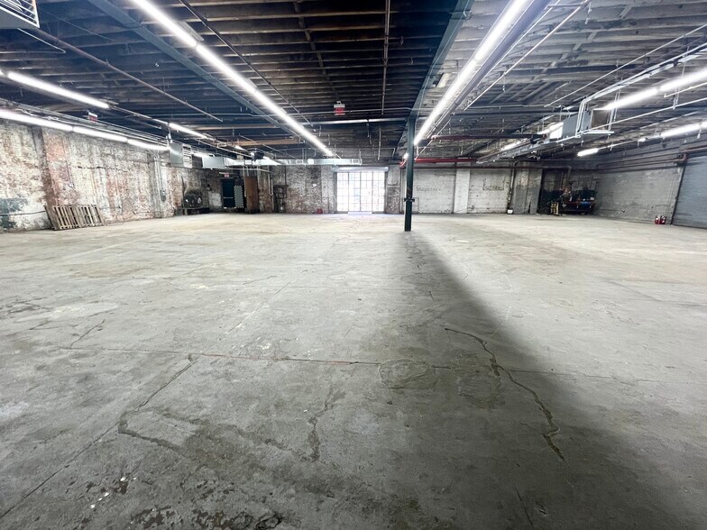 201 Bogart st, Brooklyn, NY à louer - Photo du bâtiment - Image 2 de 3