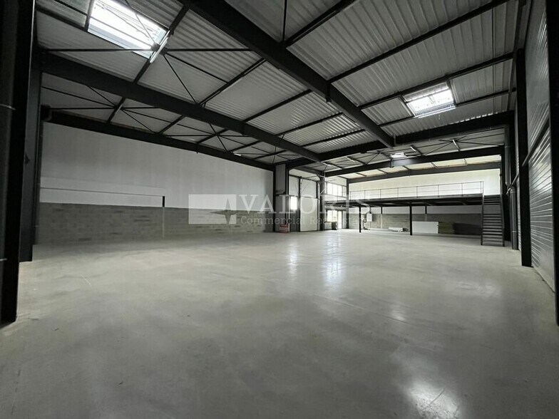 Flex in Frans for lease - Building Photo - Image 2 of 10
