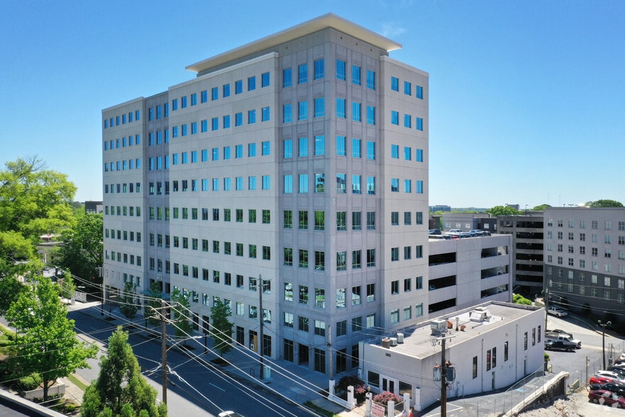 371 E Paces Ferry Rd NE, Atlanta, GA à louer - Photo du bâtiment - Image 1 de 7