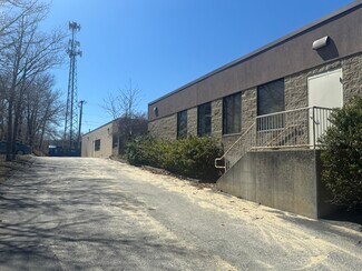 Plus de détails pour 112 Frank Mossberg Dr, Attleboro, MA - Bureau à vendre