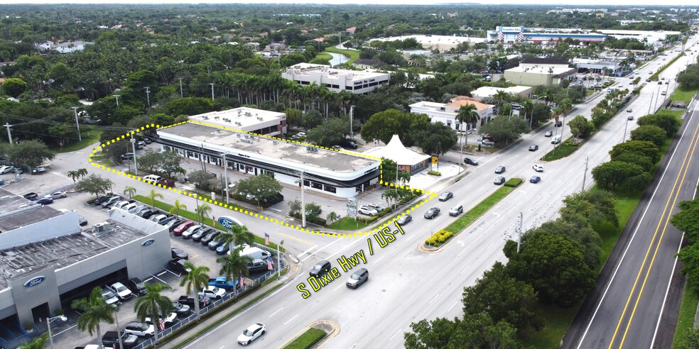 9200-9228 SW 156th St, Miami, FL à louer - Photo du bâtiment - Image 1 de 6