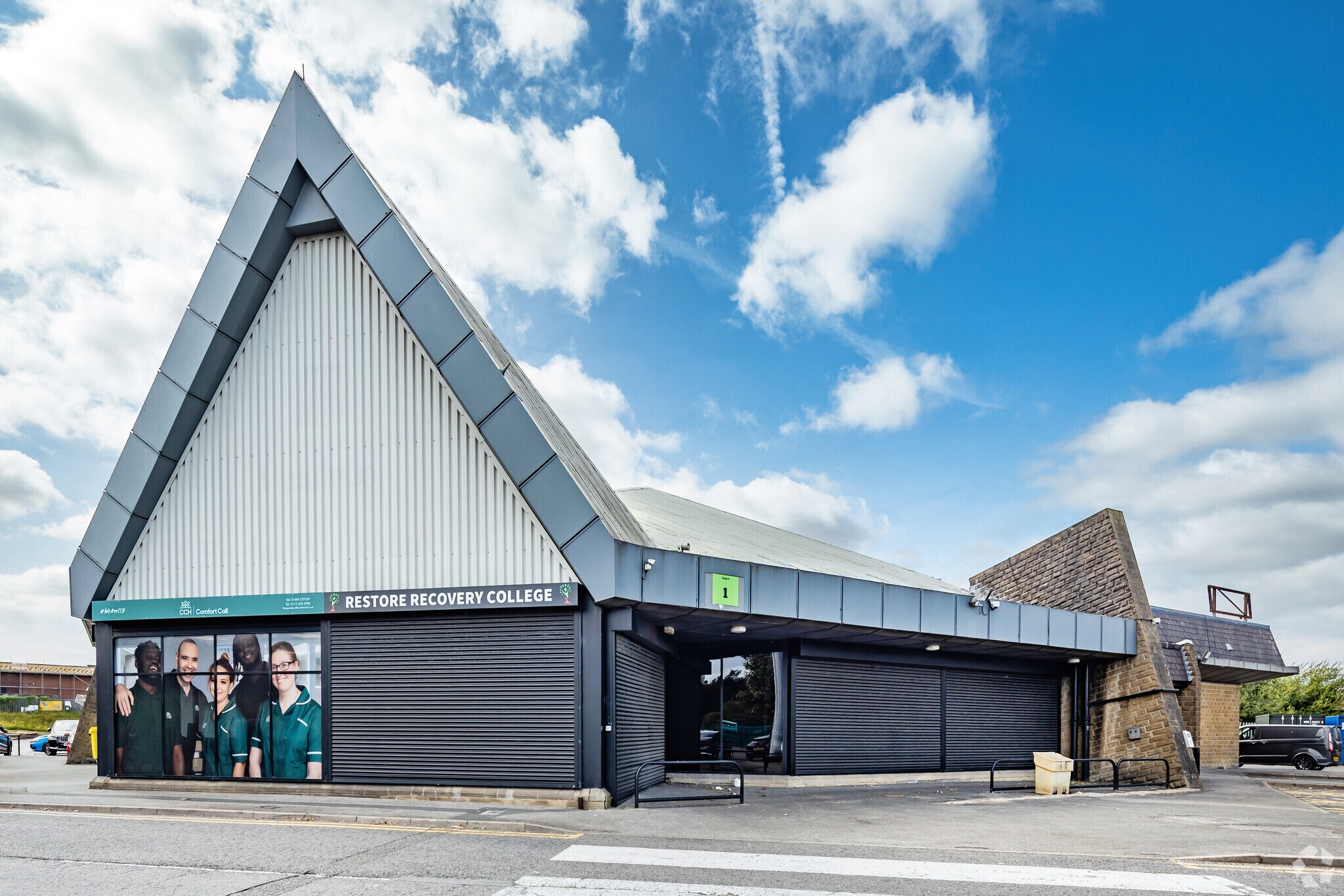 Knowles Hl, Bradford à louer Photo principale- Image 1 de 16