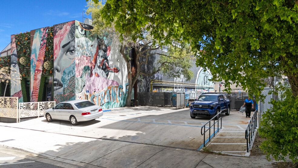74 NW 24th st, Miami, FL à vendre - Photo du bâtiment - Image 3 de 8