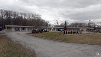 More details for 20590 Highway 11, Bradford West Gwillimbury, ON - Hospitality for Sale