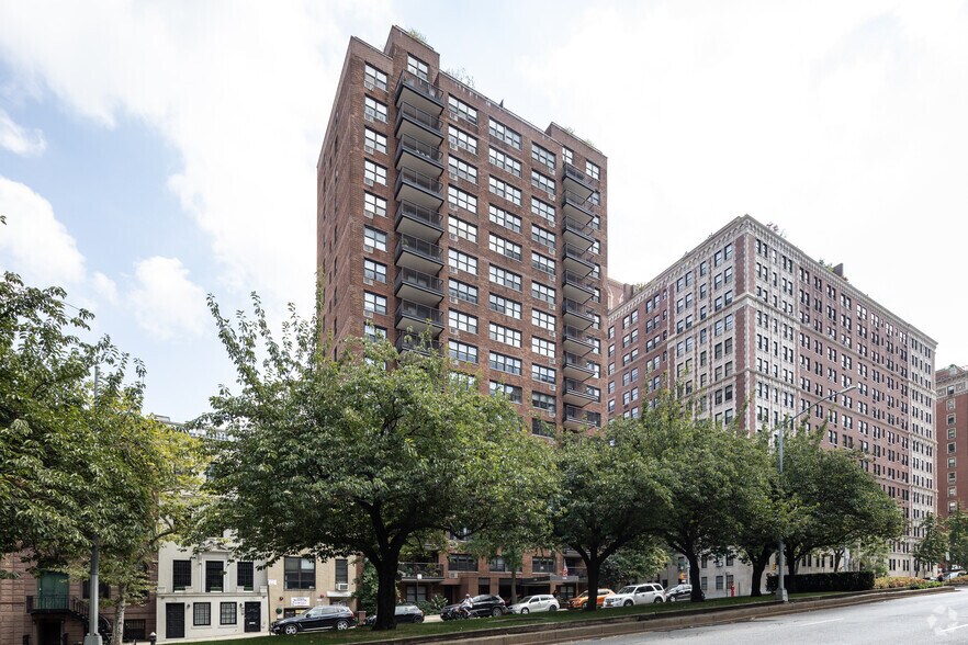 1199 Park Ave, New York, NY à vendre - Photo du bâtiment - Image 3 de 22