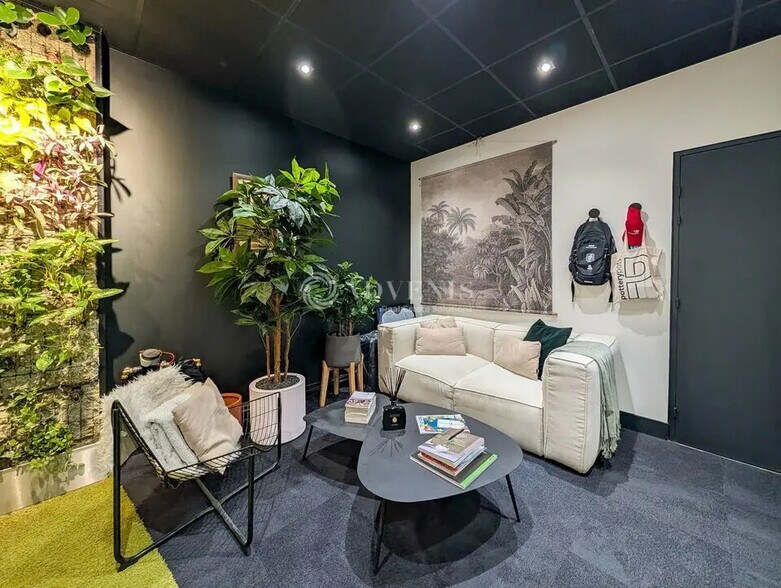 Bureau dans Saint-Grégoire à louer - Photo intérieure - Image 2 de 9