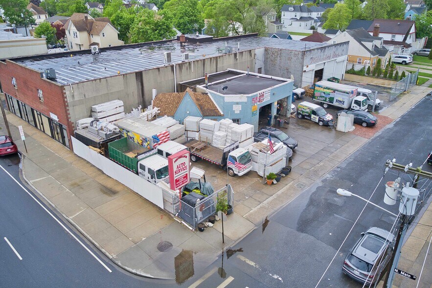 181 N Main St, Freeport, NY à vendre - Photo du bâtiment - Image 2 de 7