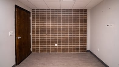 1903 S Broadway, Rochester, MN for lease Interior Photo- Image 2 of 7