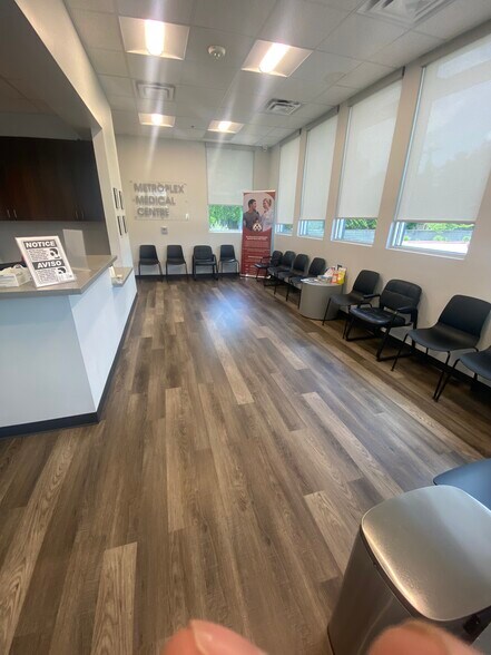 13000 Josey Ln, Farmers Branch, TX à louer - Hall d’entrée - Image 3 de 17