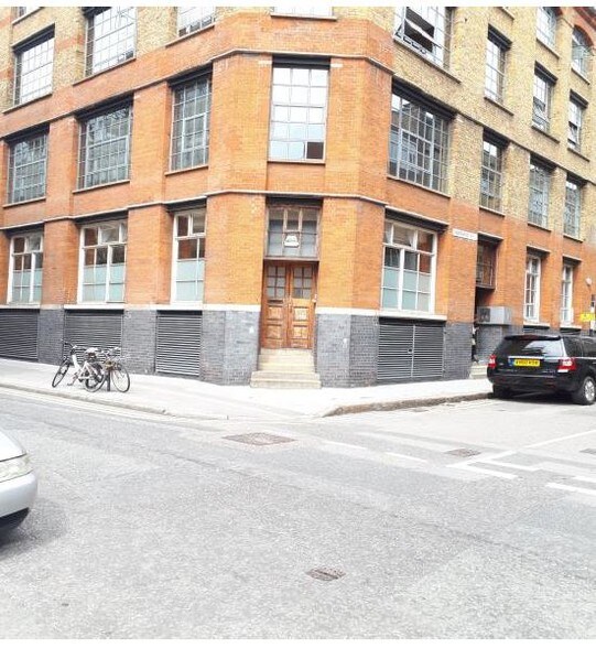 8 Shepherdess Walk, Londres à louer - Photo du bâtiment - Image 2 de 18