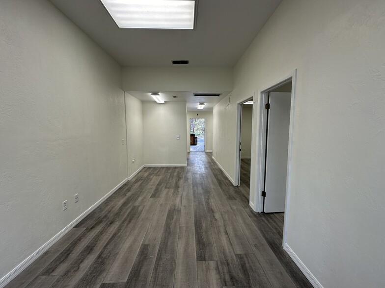 4607 NW 6th St, Gainesville, FL for lease - Interior Photo - Image 3 of 8