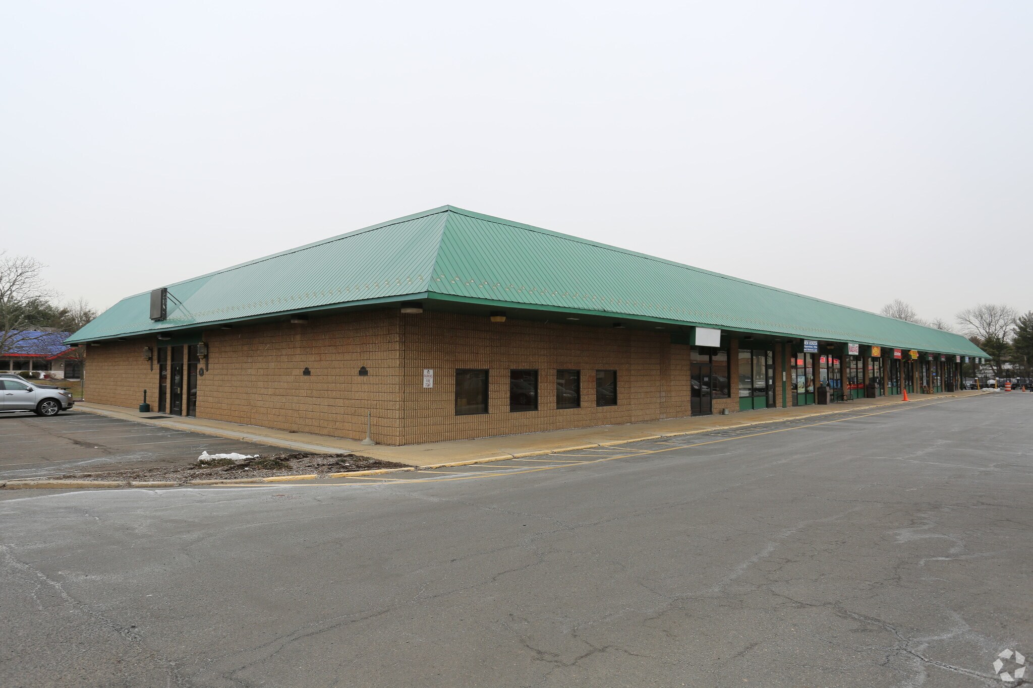 256 Hwy 206 S, Hillsborough, NJ à louer Photo du bâtiment- Image 1 de 4