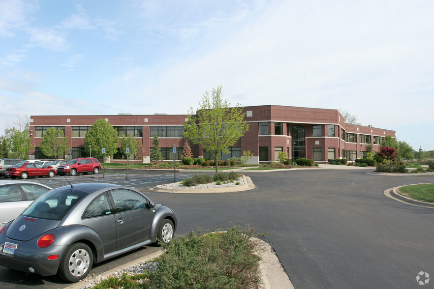 2600 Professionals Dr, Okemos, MI for sale - Building Photo - Image 2 of 25