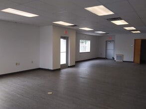 840 Highway 136, Baraboo, WI for lease Interior Photo- Image 1 of 2