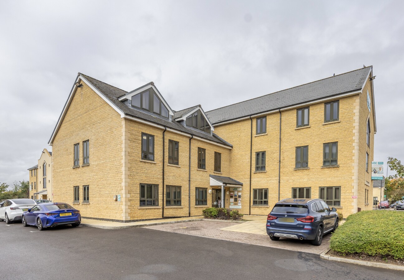 16 Tetbury Rd, Cirencester à louer Photo principale- Image 1 de 2