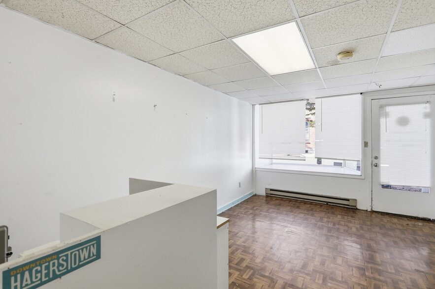 54 E Franklin St, Hagerstown, MD for lease - Building Photo - Image 3 of 8