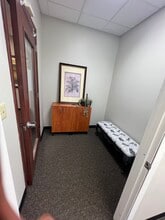 123 W Washington St, Oswego, IL for lease Interior Photo- Image 1 of 2