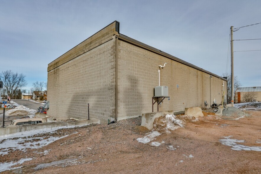 711 3rd St, Marathon, WI à vendre - Photo du bâtiment - Image 3 de 53