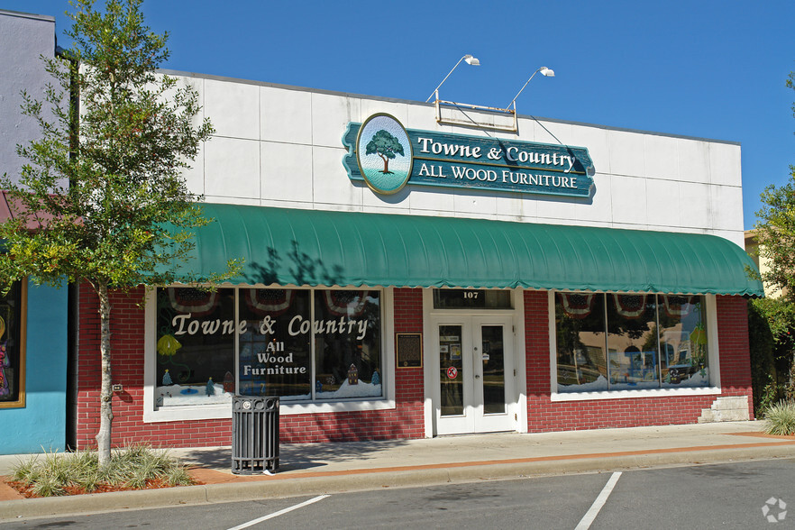 107 Courthouse Sq, Inverness, FL à vendre - Photo principale - Image 1 de 1