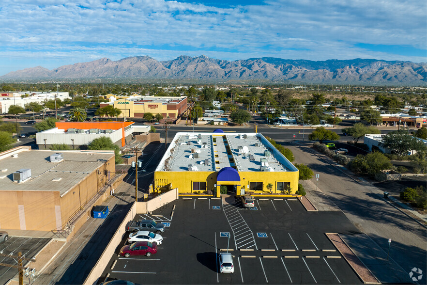 7290 E Broadway Blvd, Tucson, AZ for lease - Aerial - Image 2 of 8