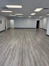 6250-6270 Edgewater Dr, Orlando, FL à louer Photo intérieure- Image 2 de 7