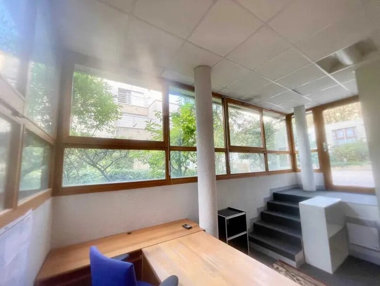 Immeuble residentiel dans Paris à vendre - Photo intérieure - Image 3 de 11