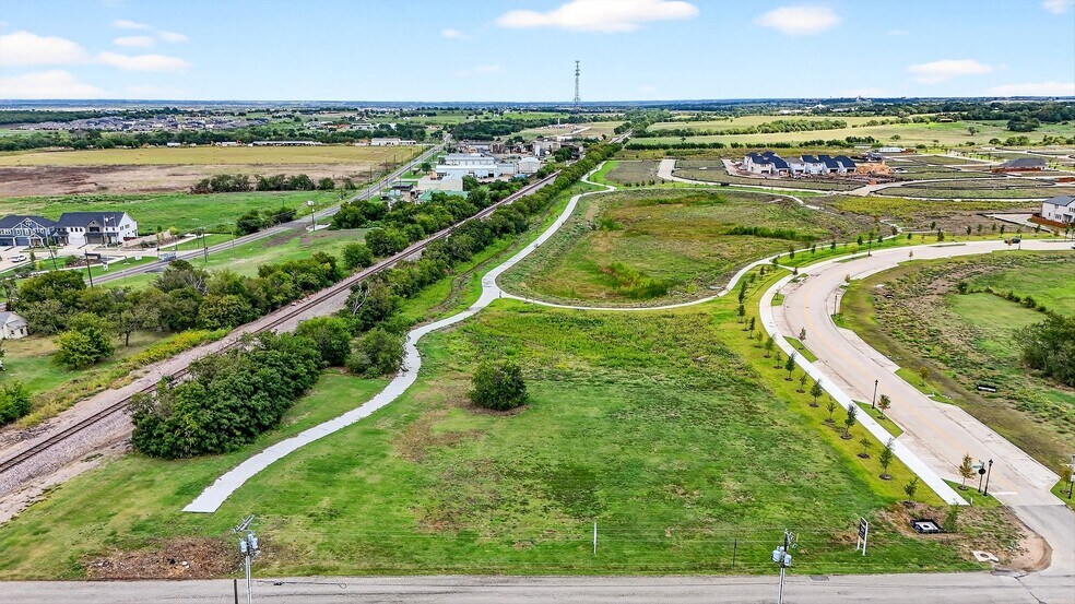 512 N Oklahoma Dr, Celina, TX à louer - Photo du bâtiment - Image 2 de 12