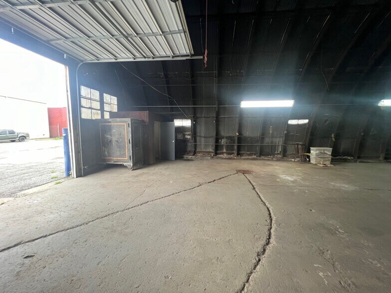 1330 Hansford Street, Charleston, WV à louer - Photo du bâtiment - Image 2 de 9