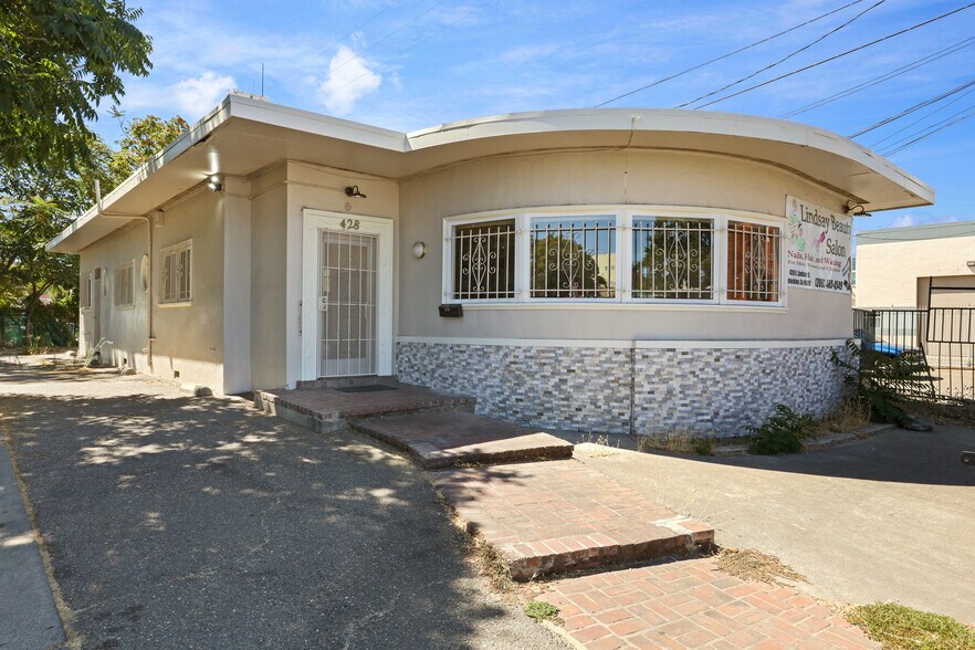 428 E Lindsay St, Stockton, CA à vendre - Photo du bâtiment - Image 1 de 12