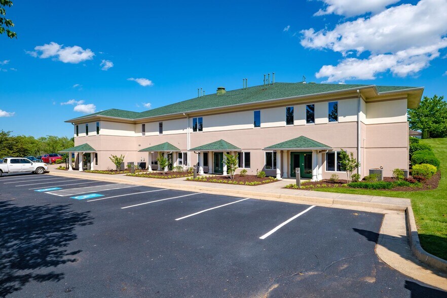 4104 Quarles Ct, Harrisonburg, VA à louer - Photo du bâtiment - Image 2 de 5