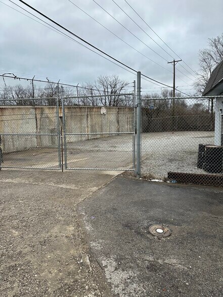 686 Montgomery Ave, Lexington, KY à vendre - Photo du bâtiment - Image 3 de 15