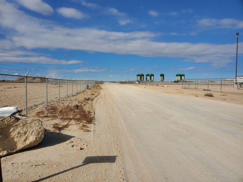 17550 W I-20 Service Rd, Odessa, TX à louer - Photo du bâtiment - Image 2 de 44