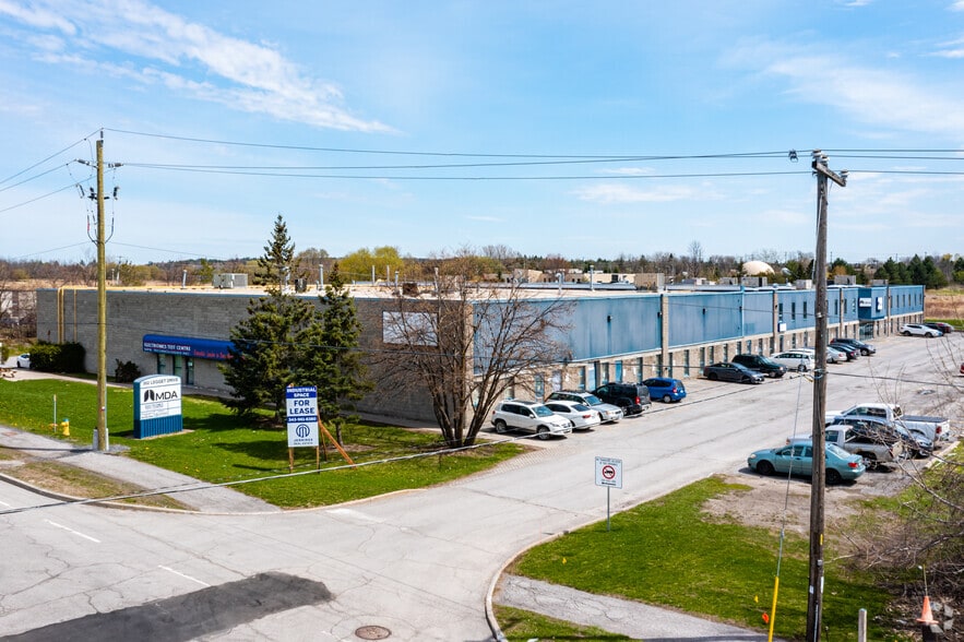 302 Legget Dr, Ottawa, ON à vendre - Photo du bâtiment - Image 1 de 1