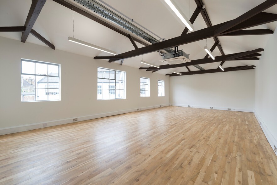 55A Yeldham Rd, London for lease - Interior Photo - Image 3 of 10