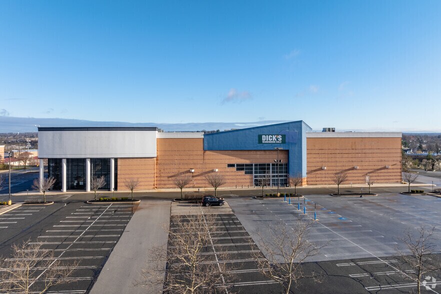 310 Goddard Blvd, King Of Prussia, PA à louer - Photo du bâtiment - Image 2 de 6