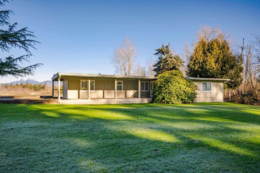 27071 64 Av, Aldergrove, BC à vendre - Photo du bâtiment - Image 2 de 8