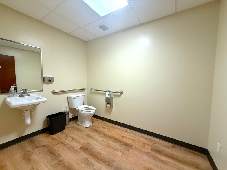 125 W Pineview St, Altamonte Springs, FL for lease - Building Photo - Image 3 of 15