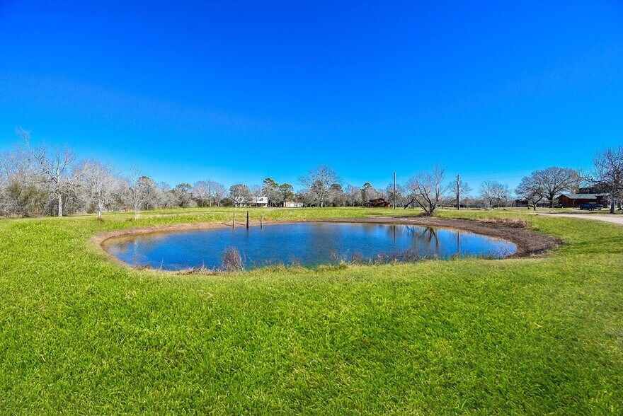 13380 FM 359 rd, Hempstead, TX à vendre - Photo du bâtiment - Image 2 de 4