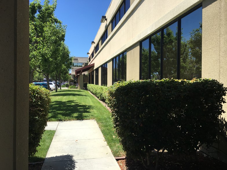 2051 Junction Ave, San Jose, CA à vendre - Photo du bâtiment - Image 3 de 61