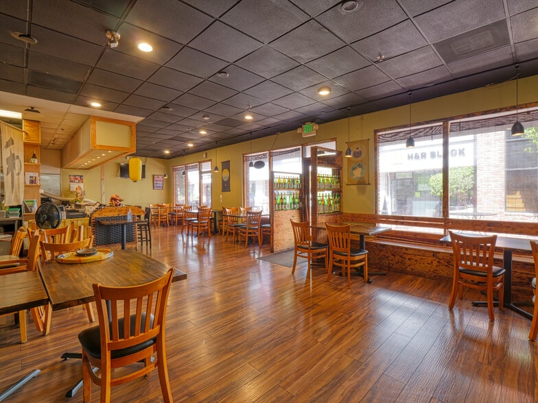 15928 Ventura Blvd, Encino, CA for lease - Interior Photo - Image 2 of 19