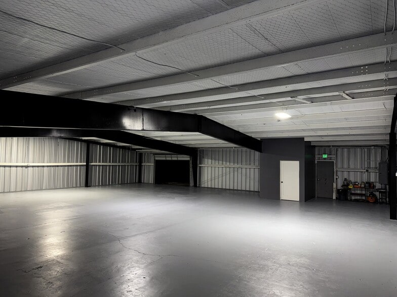 5733 Houchin St, Naples, FL for lease - Building Photo - Image 2 of 8