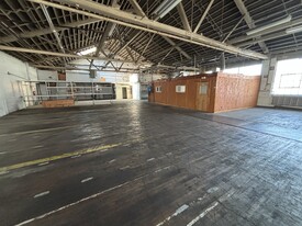 322 S. 4th St - INDUSTRIAL SPACE FOR LEASE - Entrepôt